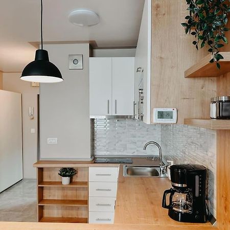 Agoll Victoria - Self Checkin Appartement Resita Buitenkant foto